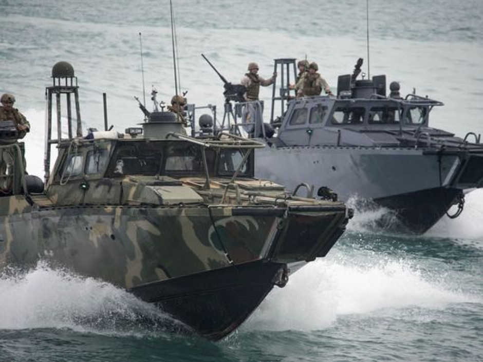 Iranian Revolutionary Guards acquire 2 US Navy Riverine Command Boats